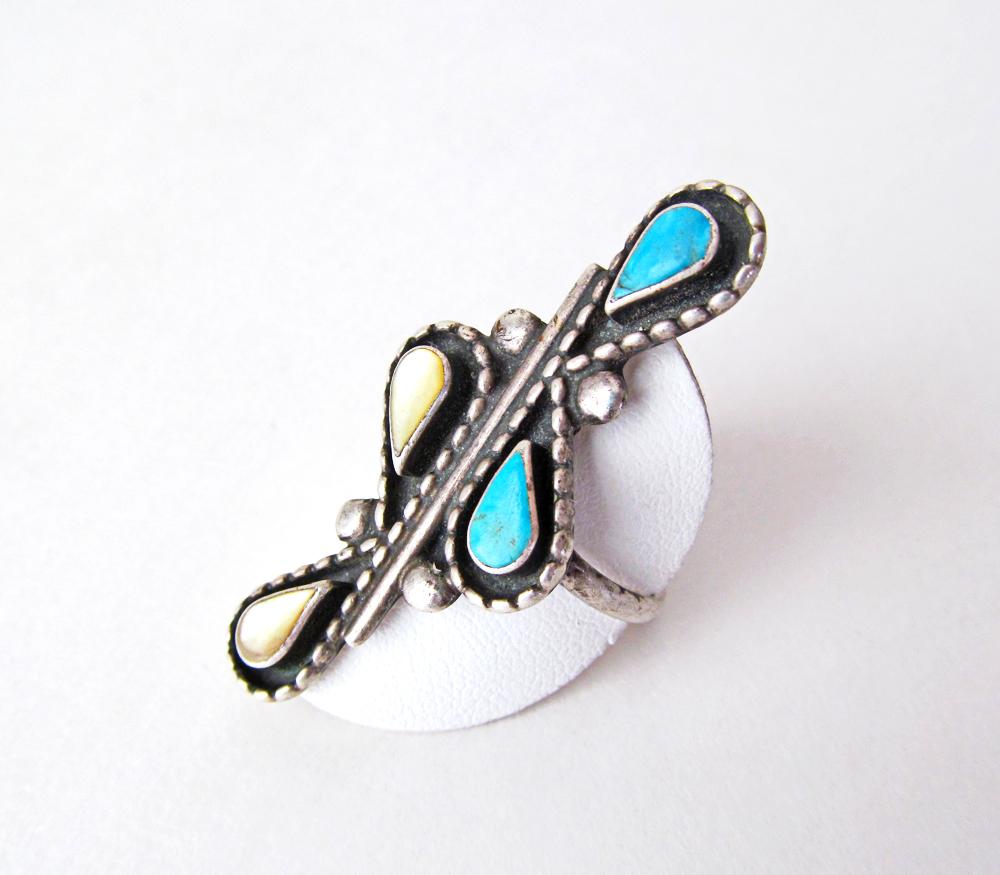 Vintage Southwestern Turquoise & Mother of Pearl Sterling Silver Ring