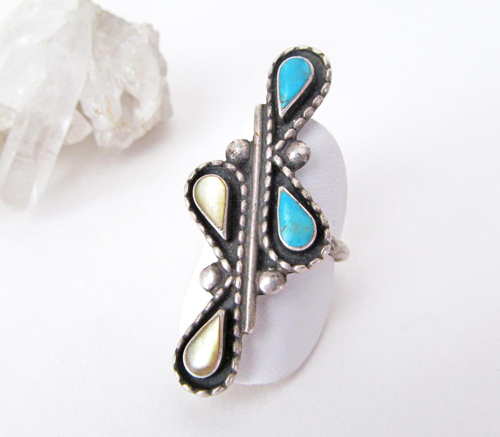 Vintage Southwestern Turquoise & Mother of Pearl Sterling Silver Ring