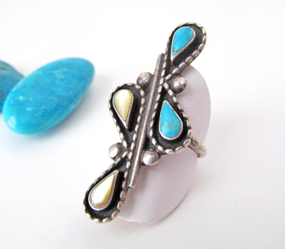 Vintage Southwestern Turquoise & Mother of Pearl Sterling Silver Ring