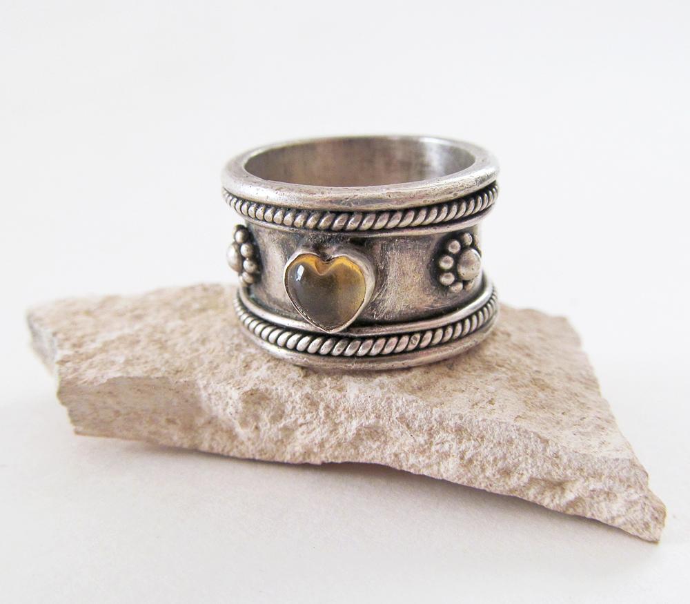 Vintage Sterling Silver Band Ring with Heart Shaped Smoky Quartz Gemstone