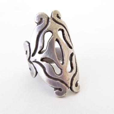 Vintage Sterling Silver Scroll Ring with Pierced Design