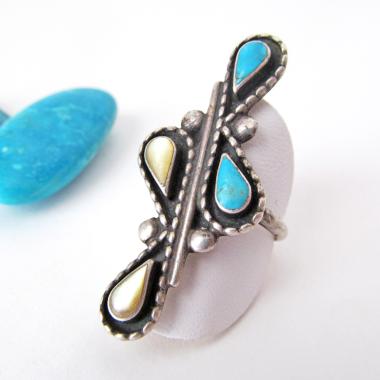 Vintage Southwestern Turquoise & Mother of Pearl Sterling Silver Ring